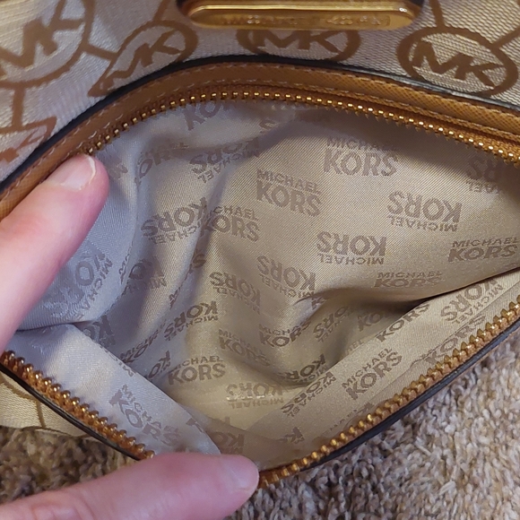 MICHAEL KORS Kempton Signature Circle Monogram Fabric and Leather Tote Bag - Picture 3 of 14